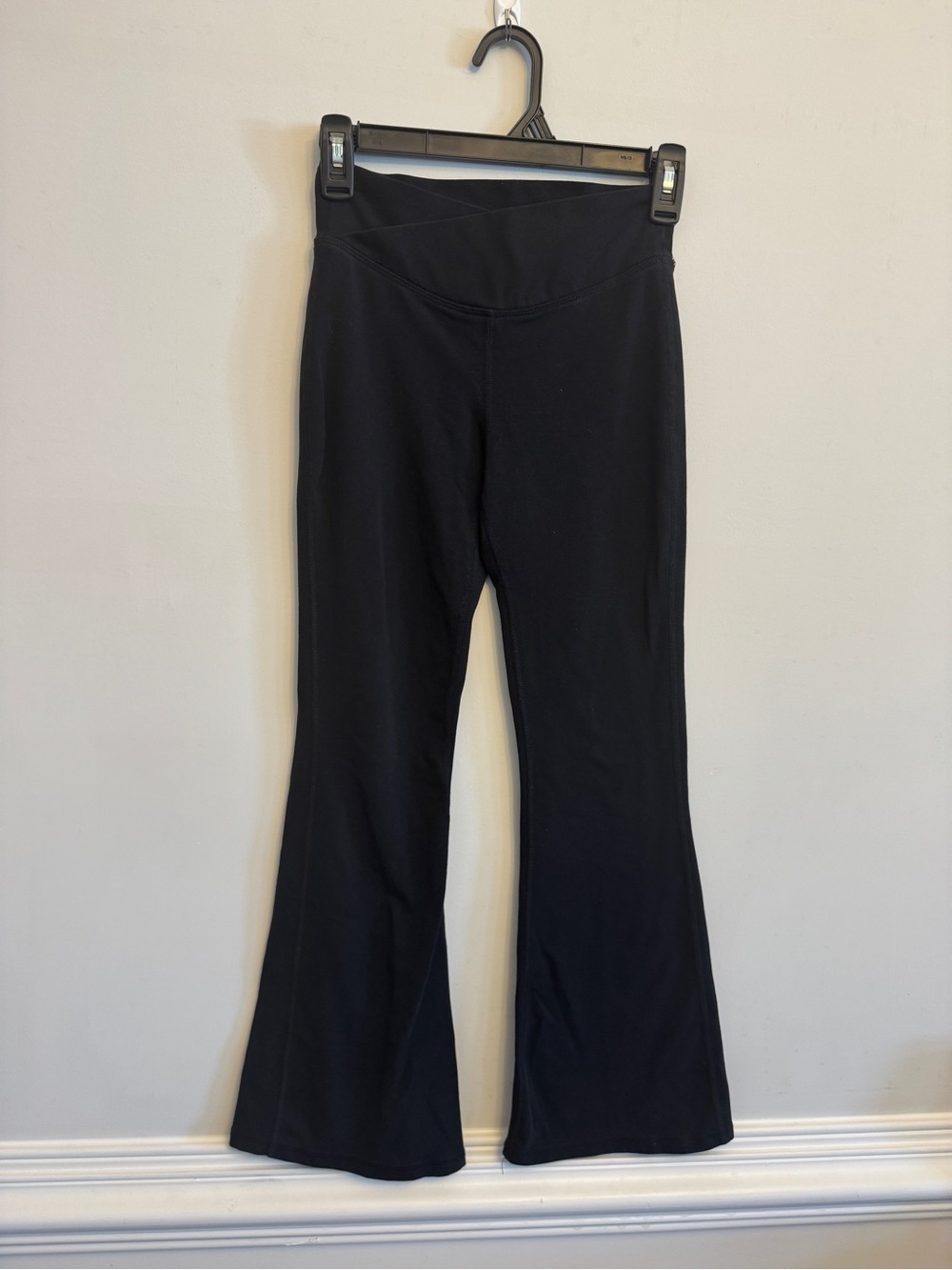 Kids Old Navy Black High-Rise Flare Workout Leggings
